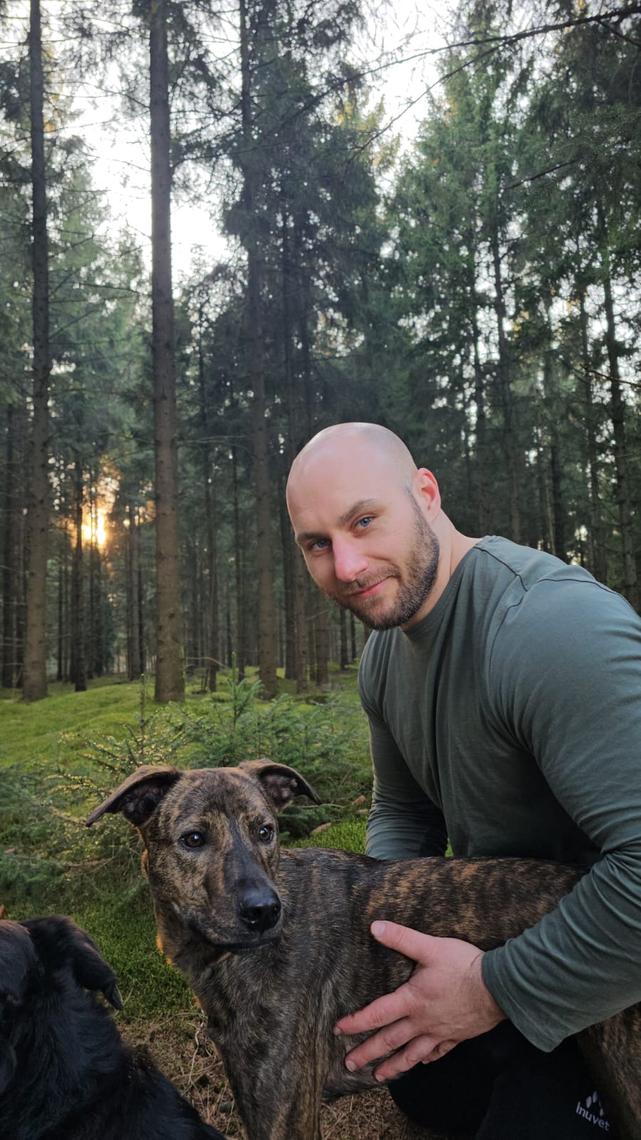 Marcus privat in der Natur mit Hunden